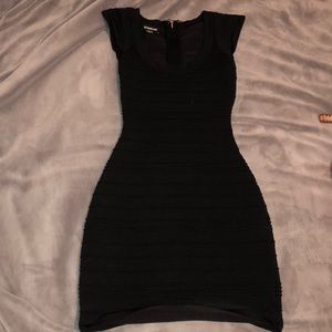Bodycon Black Fitted Short Sleeve Dress (bebe)